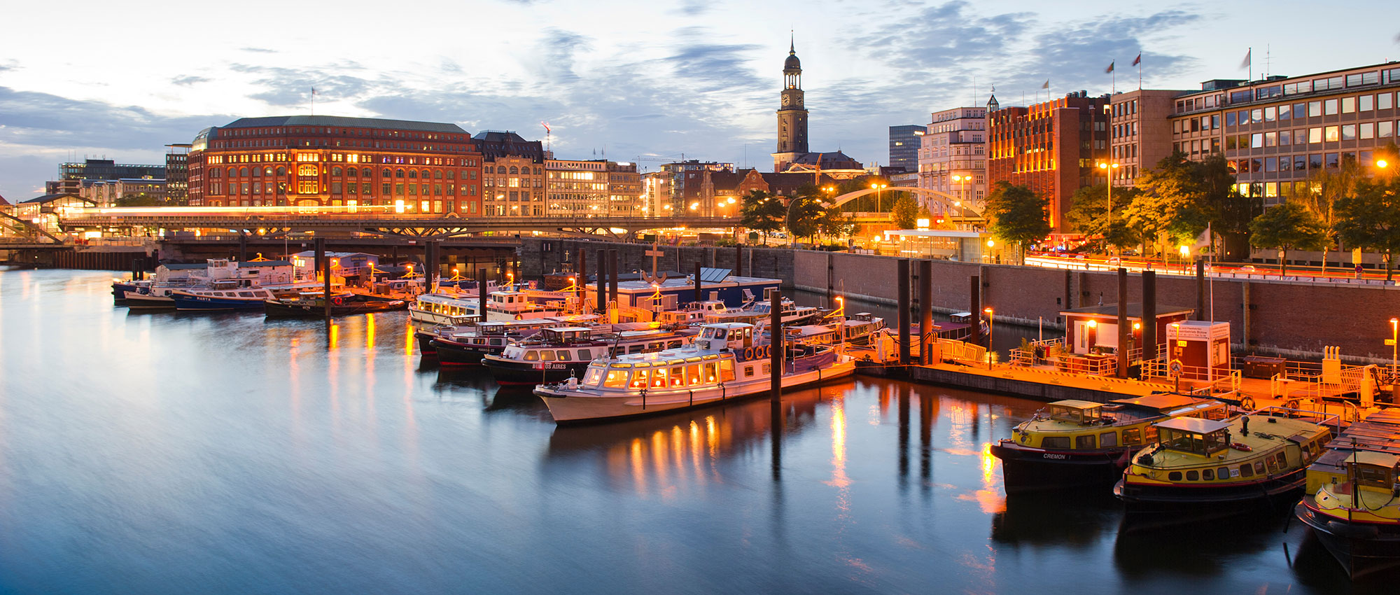 Barkassenfahrt in Hamburg mieten