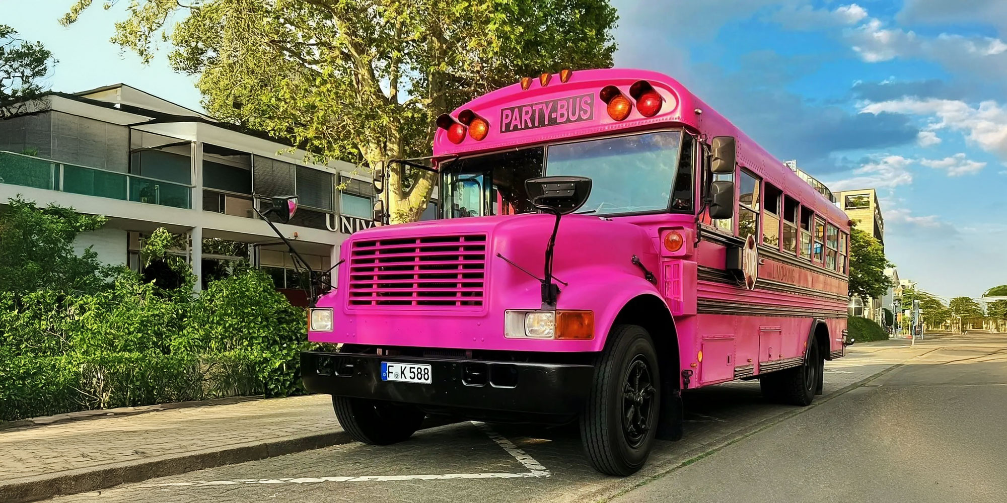 Pinken Partybus in Frankfurt mieten