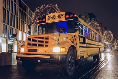 US SCHOOL BUS ➨ amerikanischen Schulbus in Hamburg mieten ✓
