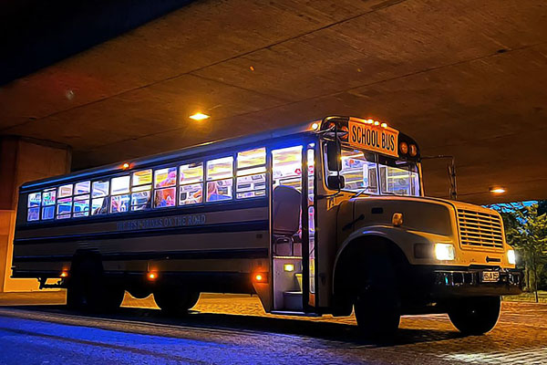 US SCHOOL BUS ➨ Partybus mit Tanzstangen ✓ für Partys in Köln und NRW ✓