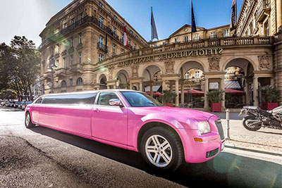 CHRYSLER 300C ➨ pinke Stretchlimousine in Frankfurt am Main mieten ✓