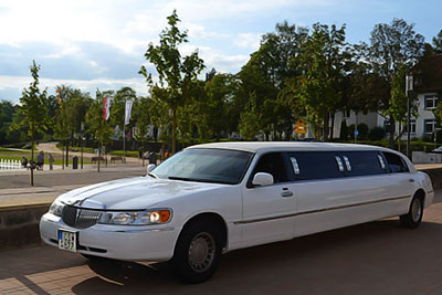 LINCOLN TOWN CAR ➨ Stretchlimo in Osnabrück und NDS mieten ✓