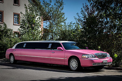 LINCOLN ➨ pinke Stretchlimousine in Zürich mieten ✓